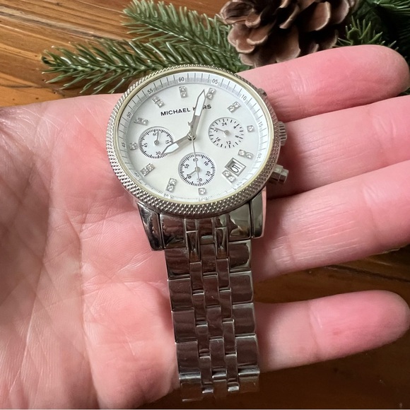 Michael Kors Watch - Picture 9 of 10